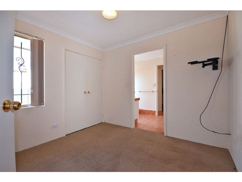 6/5 Yarra Court, Carramar WA 6031