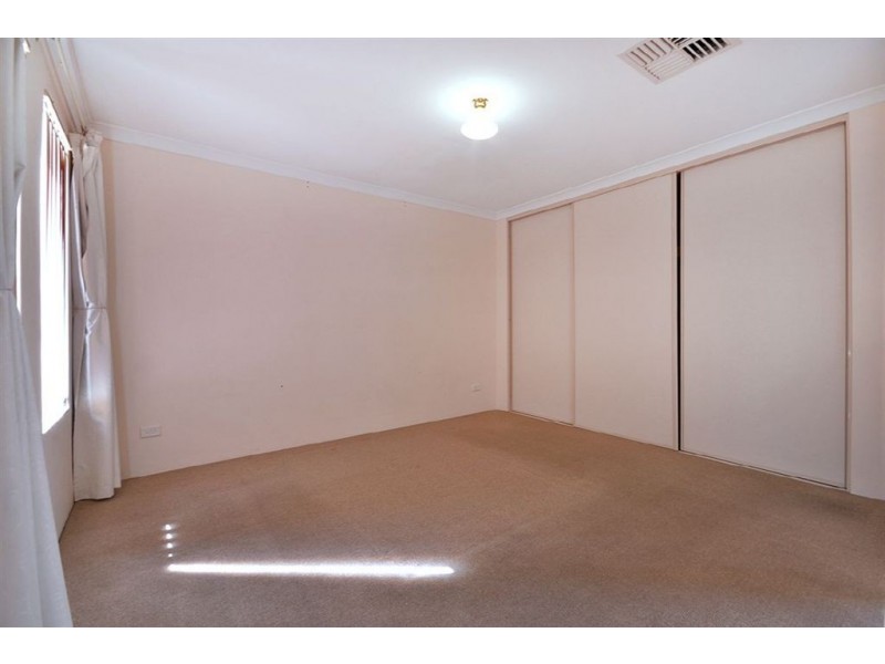 6/5 Yarra Court, Carramar WA 6031