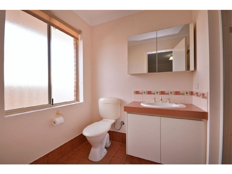 6/5 Yarra Court, Carramar WA 6031