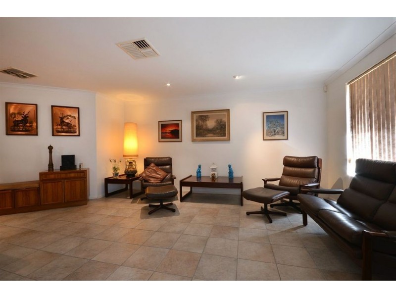 10 Vanguard Place, Currambine WA 6028