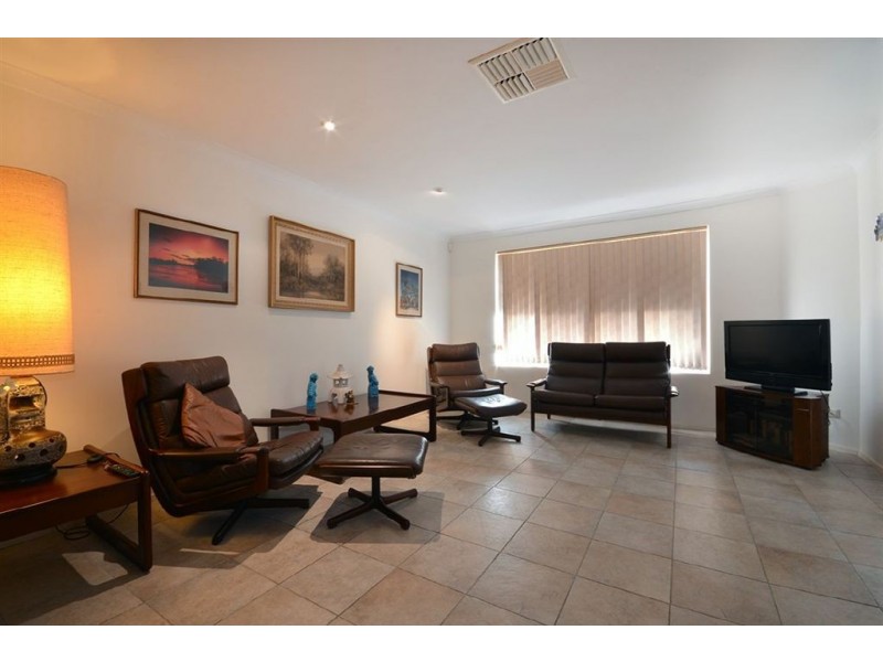 10 Vanguard Place, Currambine WA 6028