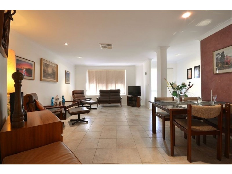 10 Vanguard Place, Currambine WA 6028