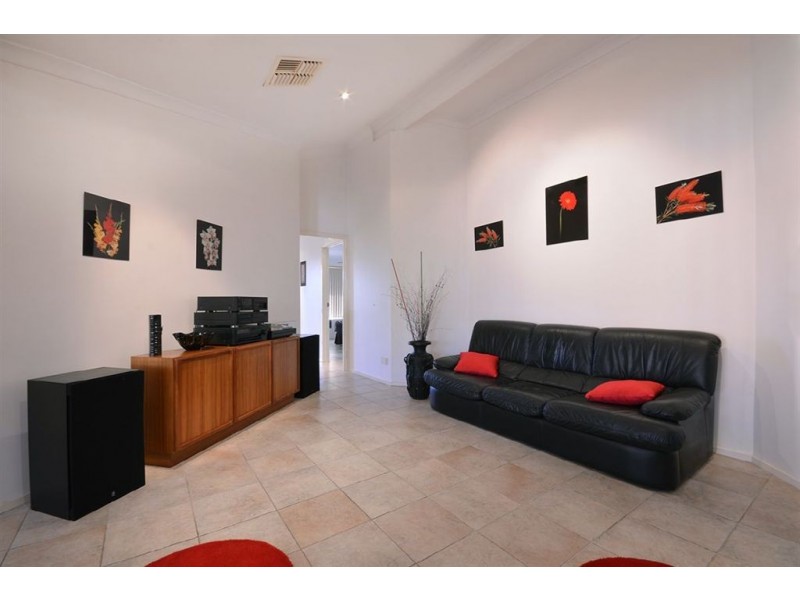 10 Vanguard Place, Currambine WA 6028