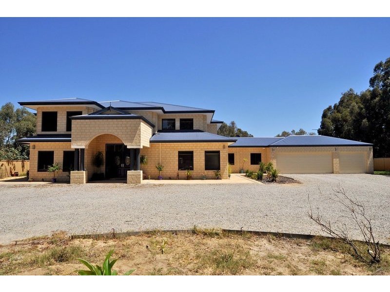 25 Louise Place, Gnangara WA 6077