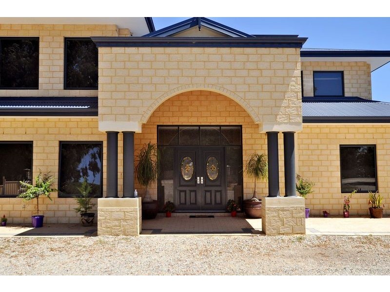 25 Louise Place, Gnangara WA 6077