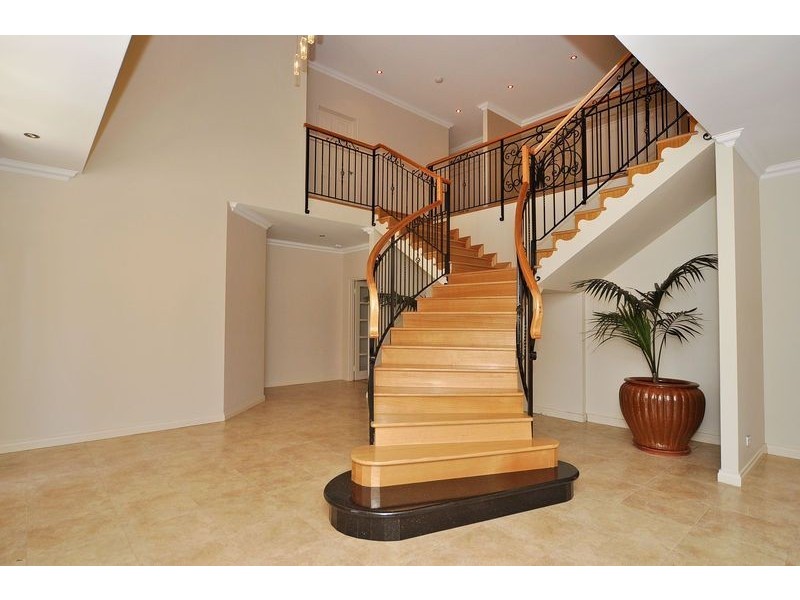 25 Louise Place, Gnangara WA 6077