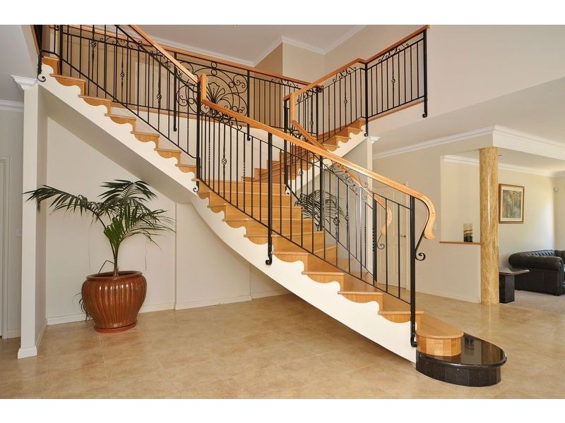 25 Louise Place, Gnangara WA 6077