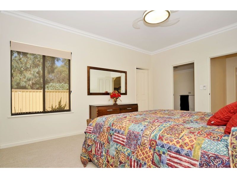 25 Louise Place, Gnangara WA 6077