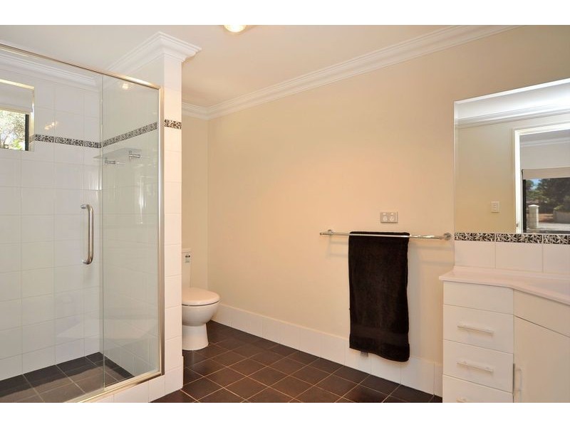 25 Louise Place, Gnangara WA 6077