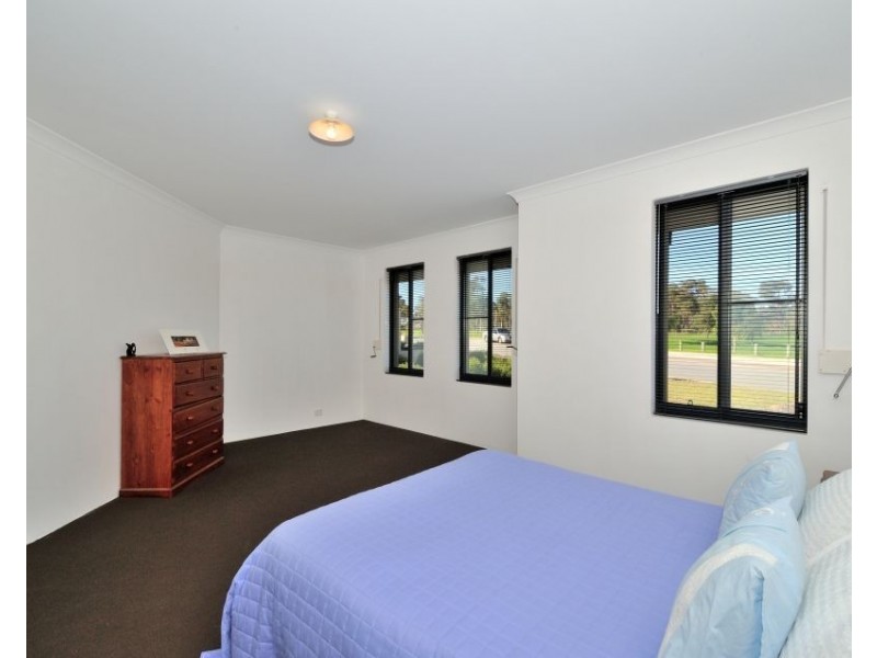 31 San Teodoro Avenue, Sinagra WA 6065