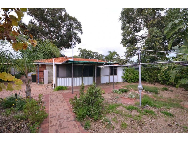 9 Fenellia Crescent, Craigie WA 6025