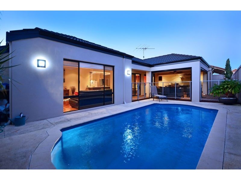 24 Gemini Way, Madeley WA 6065