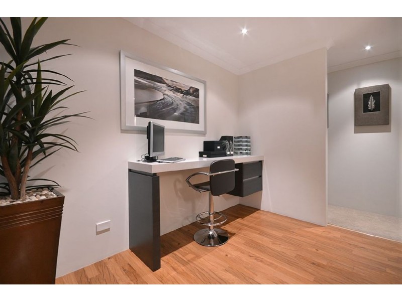 5 Woolly Road, Banksia Grove WA 6031