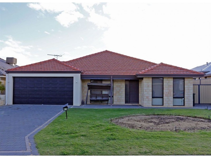 11 Hirundo Bend, Tapping WA 6065