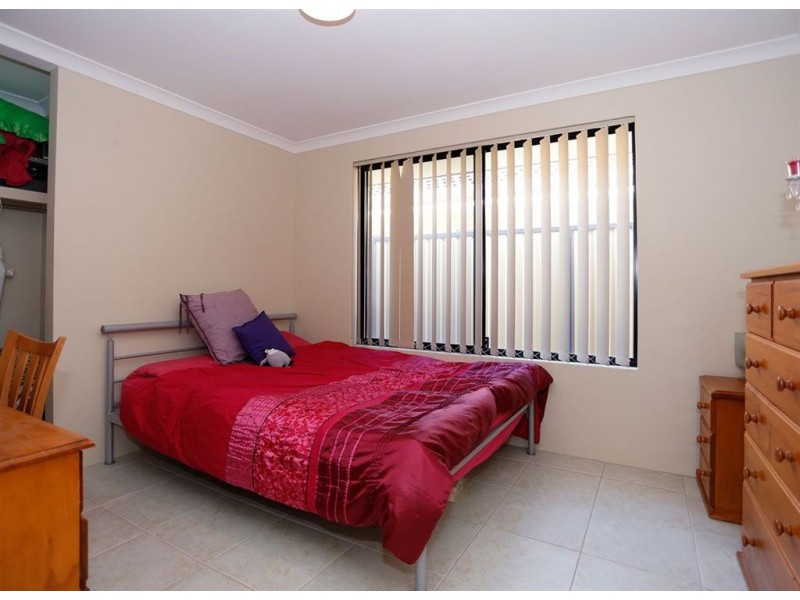 11 Hirundo Bend, Tapping WA 6065