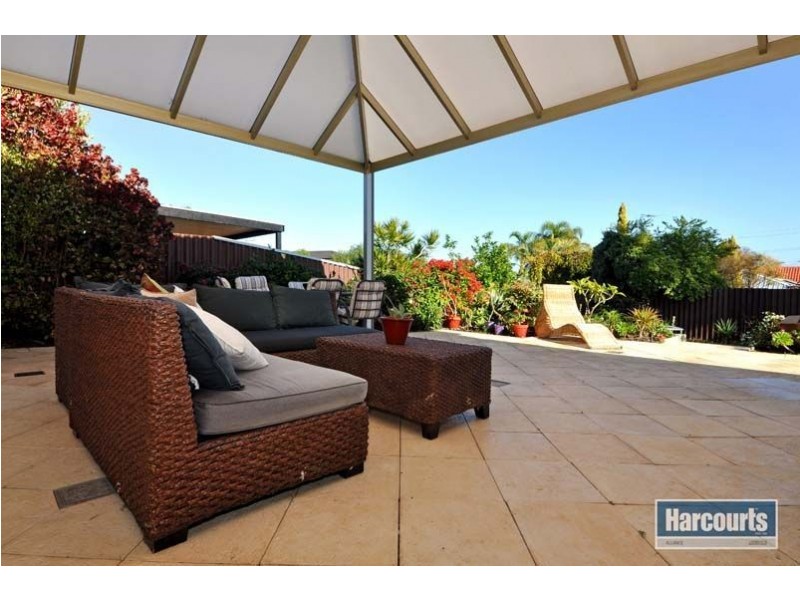 110 Bridgewater Drive, Kallaroo WA 6025