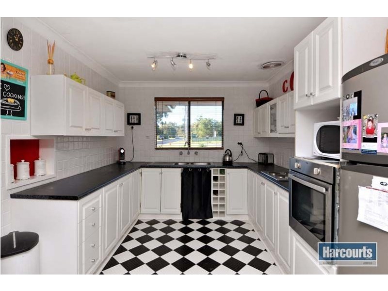 110 Bridgewater Drive, Kallaroo WA 6025