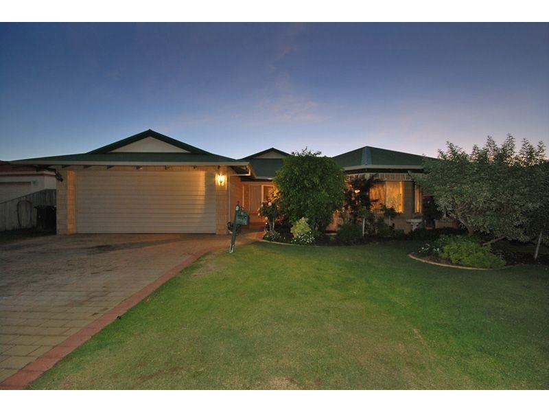 4 Bainbridge Mews, Currambine WA 6028
