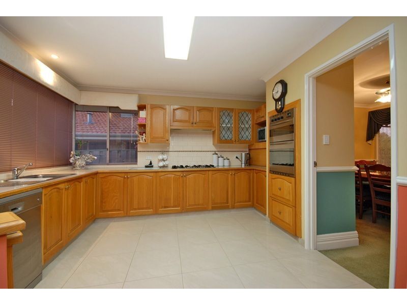 4 Bainbridge Mews, Currambine WA 6028