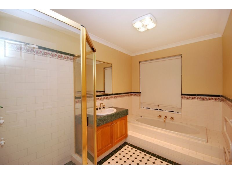 4 Bainbridge Mews, Currambine WA 6028