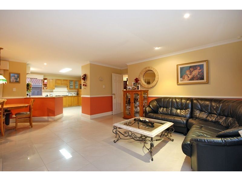 4 Bainbridge Mews, Currambine WA 6028