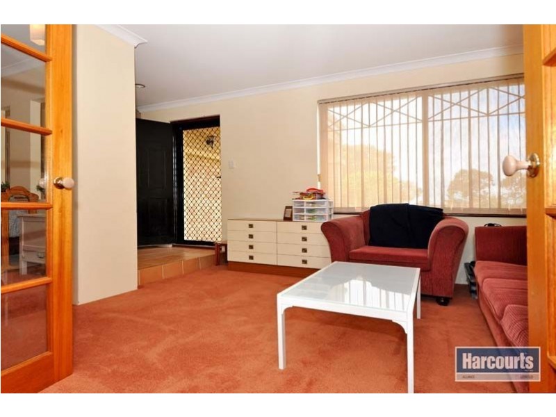 21 Glenfine Way, Carramar WA 6031