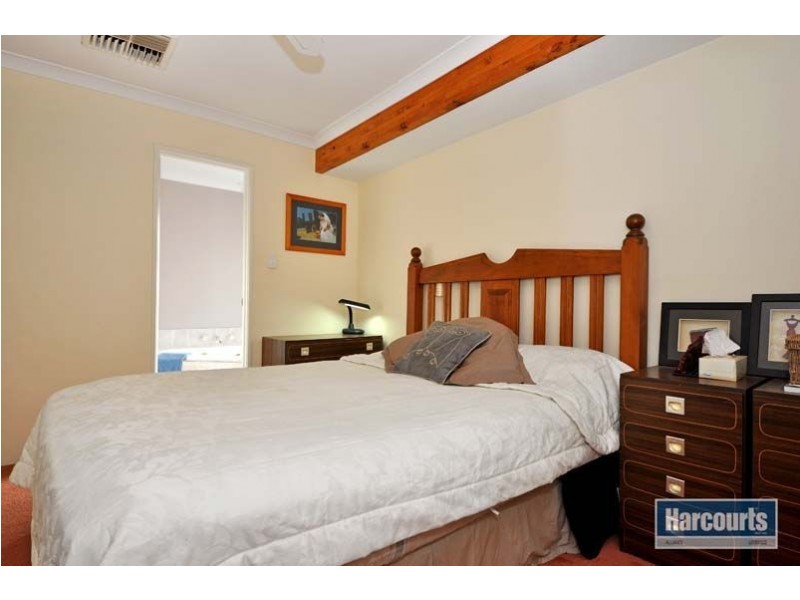 21 Glenfine Way, Carramar WA 6031