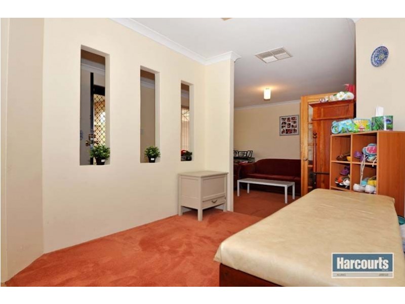 21 Glenfine Way, Carramar WA 6031