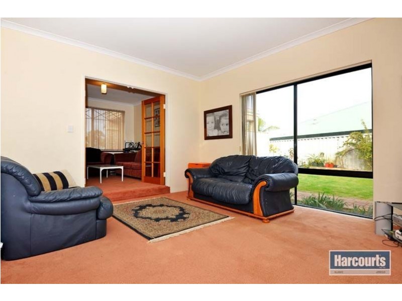 21 Glenfine Way, Carramar WA 6031