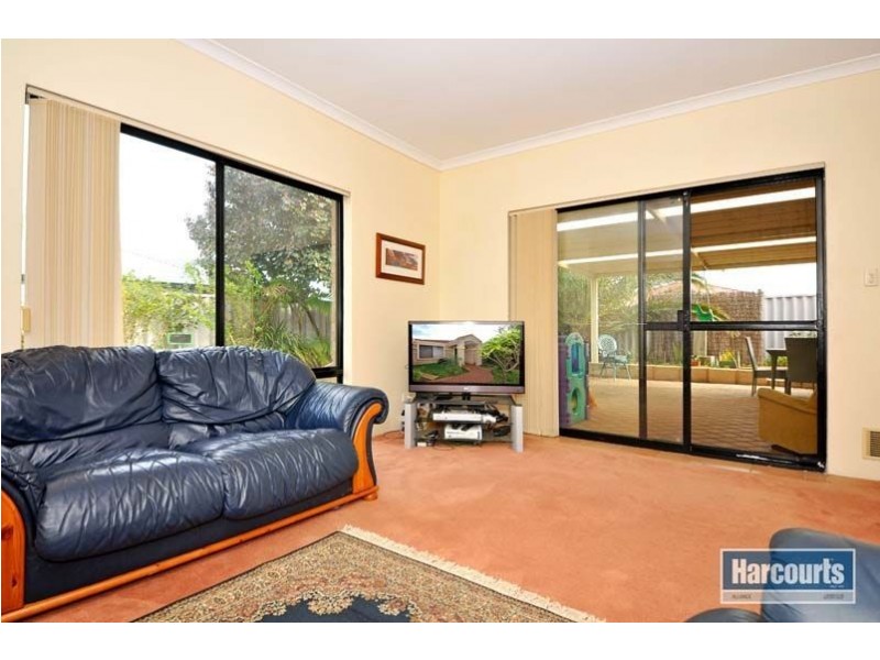 21 Glenfine Way, Carramar WA 6031