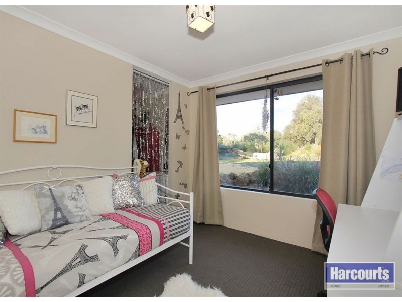 32 Buckthorn Drive, Lower Chittering WA 6084