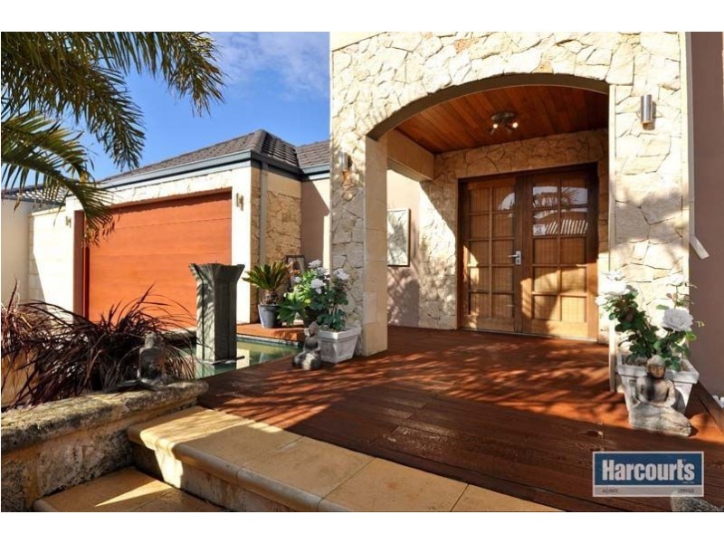 2 Winston Way, Madeley WA 6065