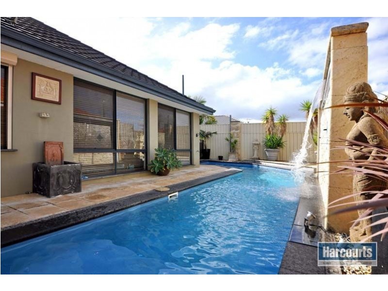 2 Winston Way, Madeley WA 6065