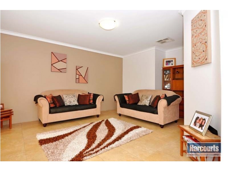 29 Lee Steere Drive, Mariginiup WA 6065