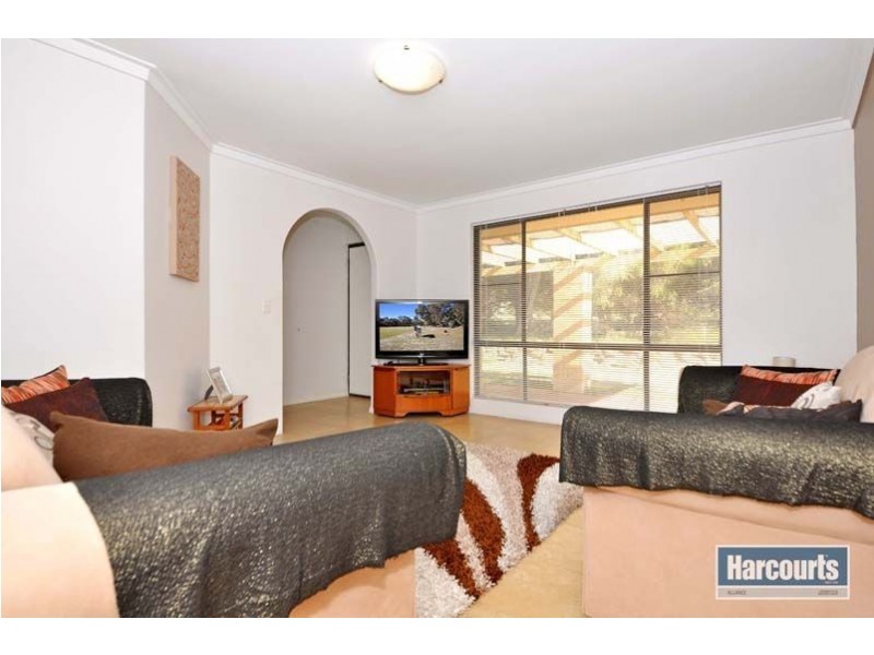 29 Lee Steere Drive, Mariginiup WA 6065