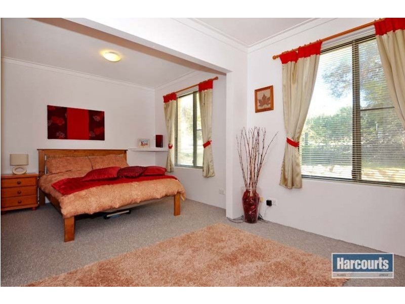 29 Lee Steere Drive, Mariginiup WA 6065