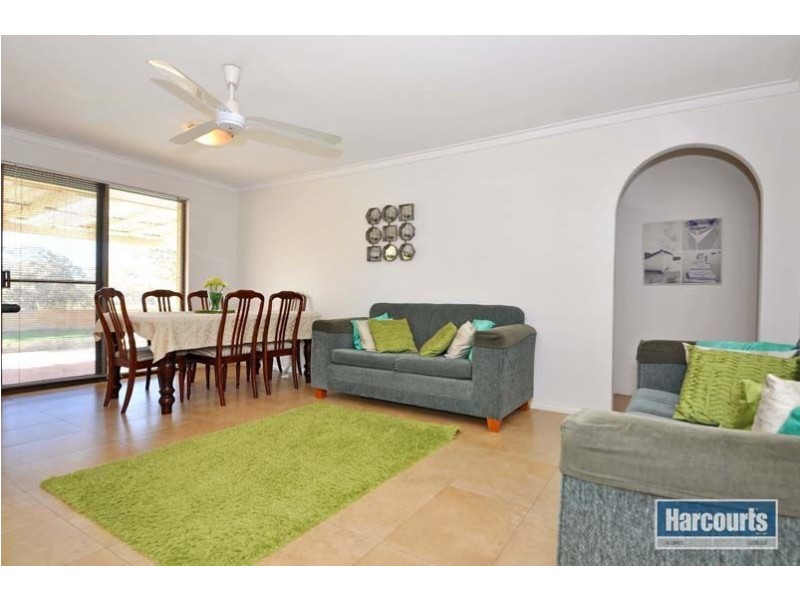 29 Lee Steere Drive, Mariginiup WA 6065