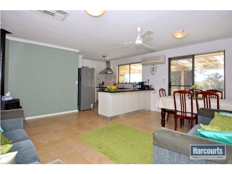 29 Lee Steere Drive, Mariginiup WA 6065