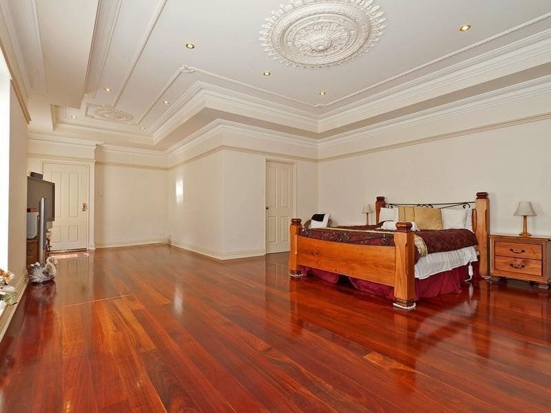 588 Neaves Road, Mariginiup WA 6065