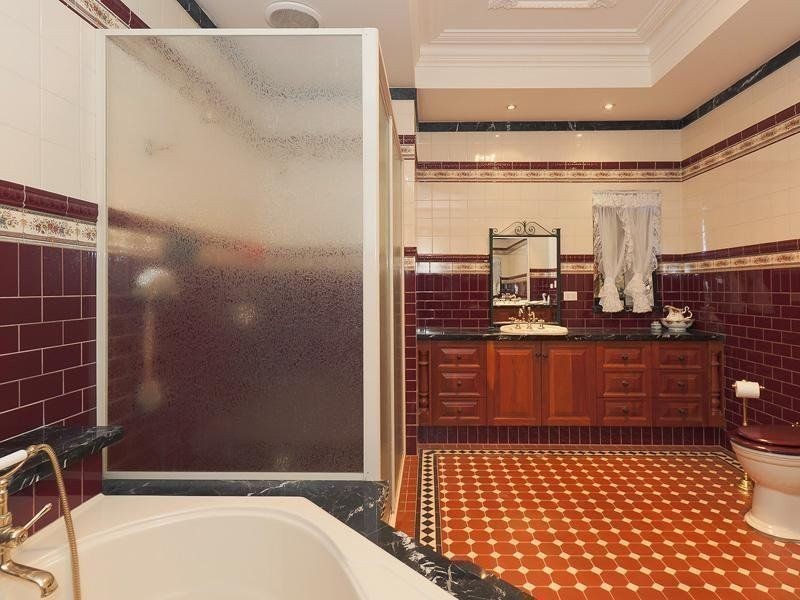 588 Neaves Road, Mariginiup WA 6065