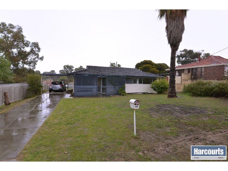28 Camberwarra Drive, Craigie WA 6025