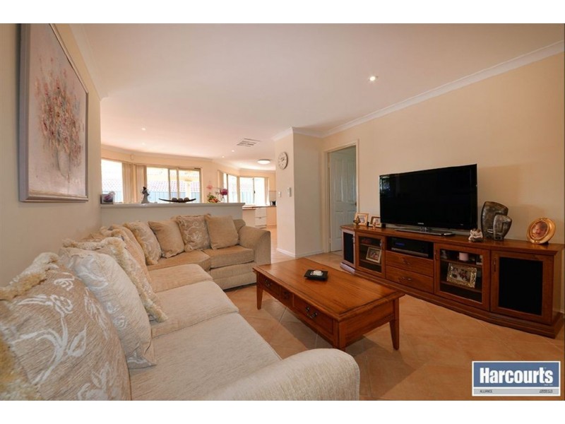 11 St Pierre Circuit, Currambine WA 6028