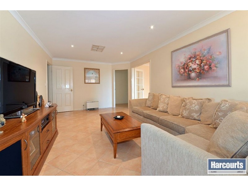 11 St Pierre Circuit, Currambine WA 6028