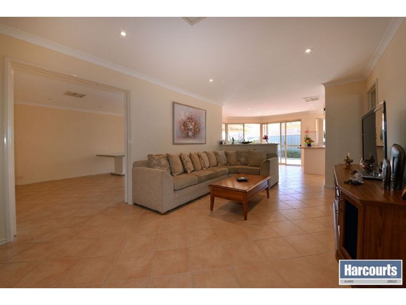 11 St Pierre Circuit, Currambine WA 6028