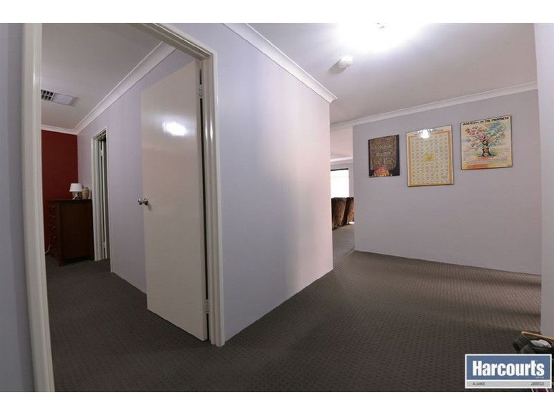 28 Montane Turn, Banksia Grove WA 6031