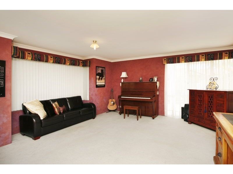 17 Meadowbrook Promenade, Currambine WA 6028