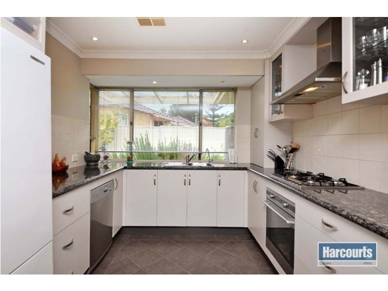 8 Keel Place, Ocean Reef WA 6027