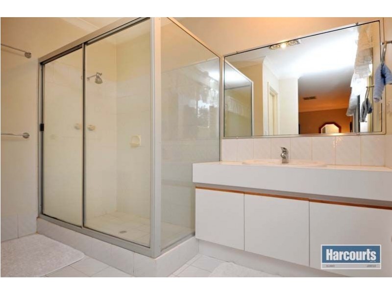 8 Keel Place, Ocean Reef WA 6027