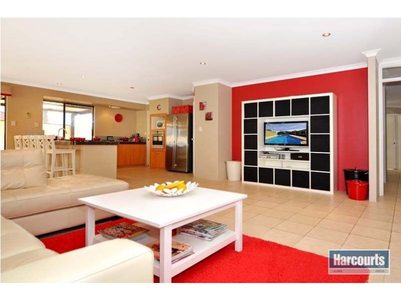 107 Clydebank Crescent, Kinross WA 6028