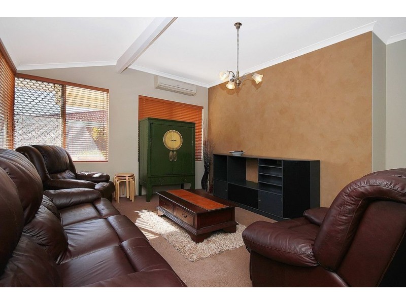 8 Fintry Close, Kinross WA 6028